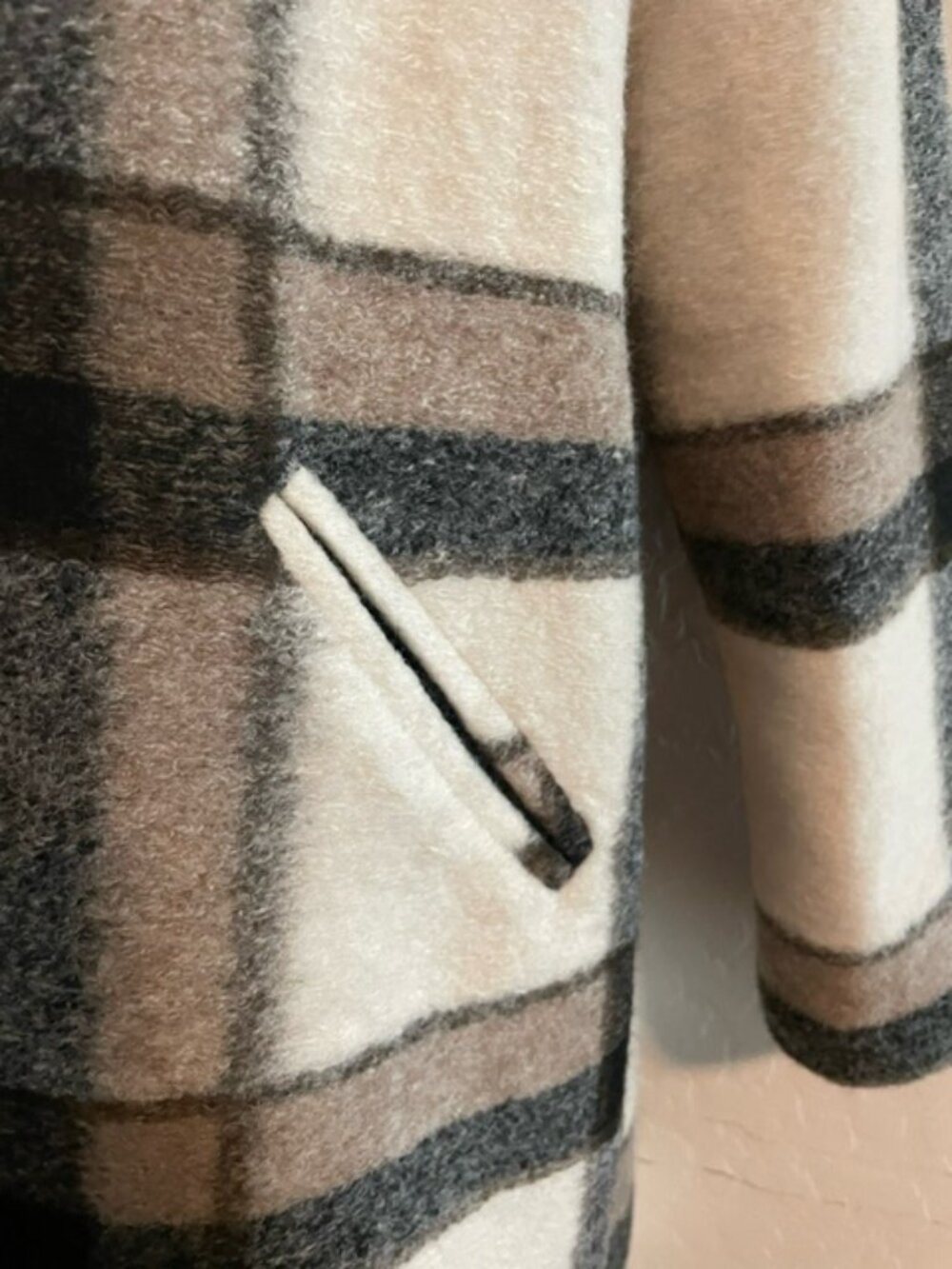 Joie Women Plaid Wool Blend Overcoat M Mid-Length Button Front Pockets Long NWT - Picture 5 of 6